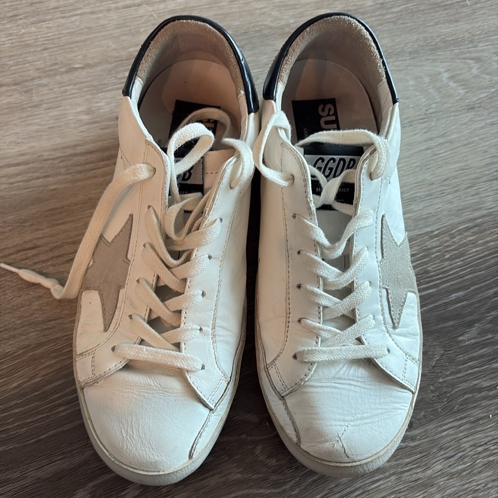 AUTHENTIC!!! Golden Goose Superstar Size 36